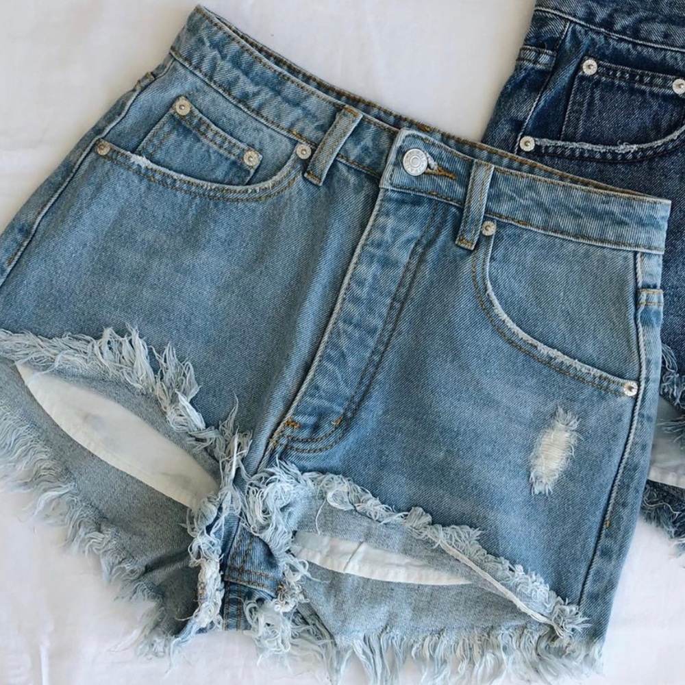Highrise denim short